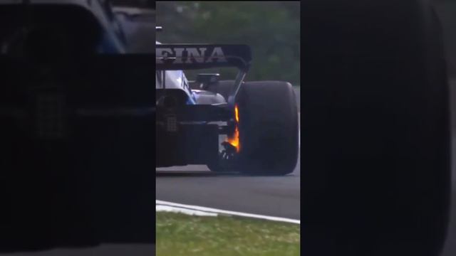 Albon’s brake exploding 😳