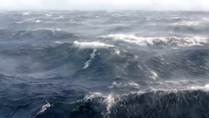 Сильный ветер на Байкале с порывами - 50м/с (Strong wind gusts - 50m/s)