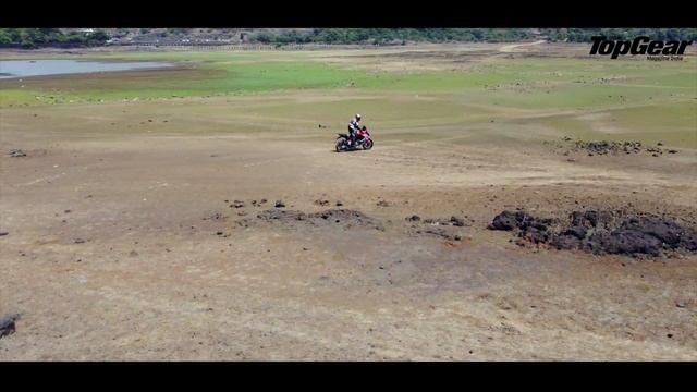 BMW R 1250 GS vs Ducati Multistrada V4 S l New School Vs. The School I Comparison Review