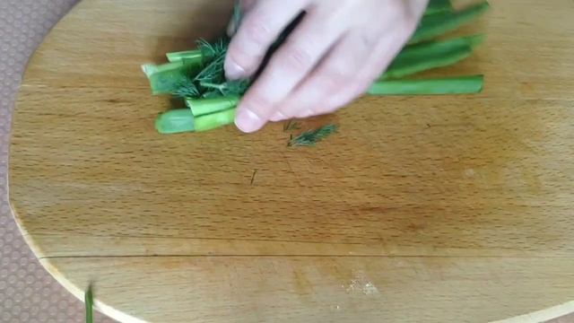 Вкусный салат с редиской и огурцом. Простой рецепт летнего овощного салата.