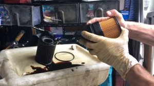 Vw Touareg VR6 3.6L 2006-2010 oil filter location, remove and install