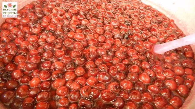 Рецепт: Вишневое варенье "Пятиминутка". Густое и вкусное варенье из вишни без косточек на зиму. смотреть онлайн