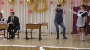 Сценка родителей выпускников 82-й школы Владивостока. 2017 год