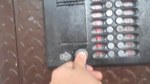 Домофон Метаком открывает с помощью ключами