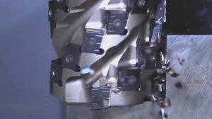 Обработка металла в замедленной съемке  Завораживающее зрелище