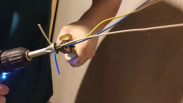 Скрутка кабелей (устройством с aliexpresы) часть 1 смотреть онлайн