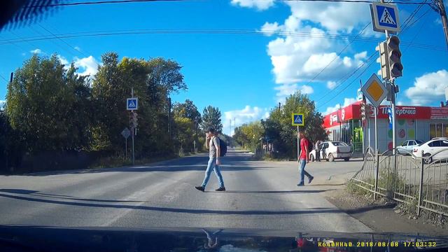 Как правильно садиться за руль! Водитель 80 уровня. смотреть онлайн