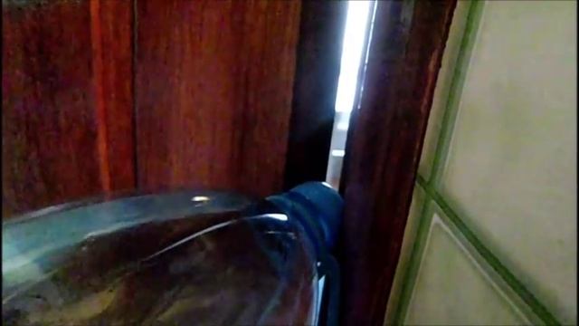 Как открыть плотно закупореную пластиковую бутылку