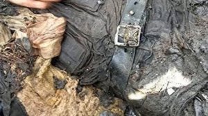 Работники Нашли в Лесу Старый Танк: Когда они Открыли Люк, Пошли Мурашки по Коже