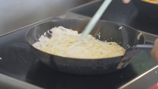 Studio M Arabian Plaza Hotel смотреть онлайн