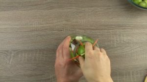 ОЧЕНЬ ВКУСНЫЕ маринованные ЗЕЛЕНЫЕ ПОМИДОРЫ на зиму фаршированные зеленью и чесноком  ОСТРЕНЬКИЕ