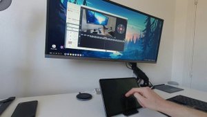 Use your device as touchpad for Samsung DeX. No need of the mouse.