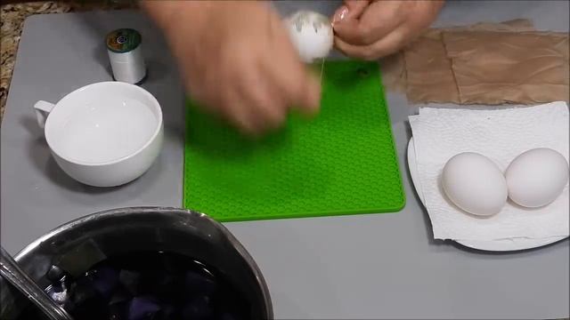 ПАСХАЛЬНЫЕ ЯЙЦА без красителей. Как покрасить яйца на Пасху. смотреть онлайн