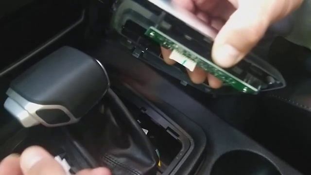 правильное снятие панели акселератора АКПП УАЗ Патриот 2020г смотреть онлайн