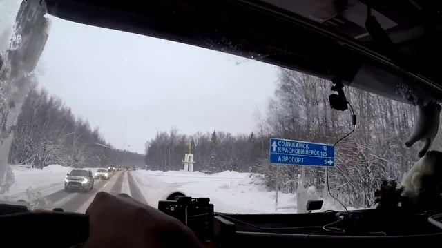 Снегопад, метель, все фуры забуксовали и перекрыли трассу смотреть онлайн