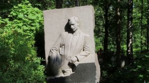 СЕРАФИМОВСКОЕ  КЛАДБИЩЕ. КРАСИВЫЕ  И  НЕОБЫЧНЫЕ  ПАМЯТНИКИ.