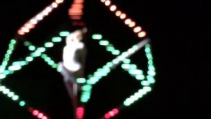Цифровой куб – Гимнастка в светодиодном кубе от Цирка Красного человека – Каталог артистов
