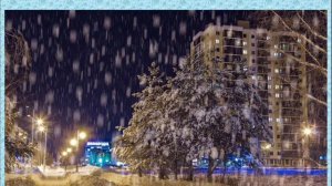 Снег кружится,  летает и тает.