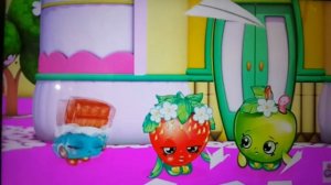 Shopkins клубничка кисс в полете