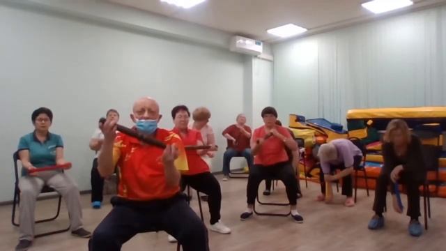 Цигун/Лето 10.06.2021 Цигун гимнастика сидя на стульчике с палочкой! смотреть онлайн