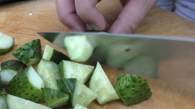 Курицу в тандыр с овощами, а петухов в петушатник. Эту курицу полюбят все.Chicken recipe смотреть онлайн