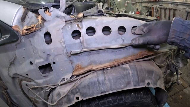 ?Mazda Premacy  взял в работу очень ржавы авто? разборка?