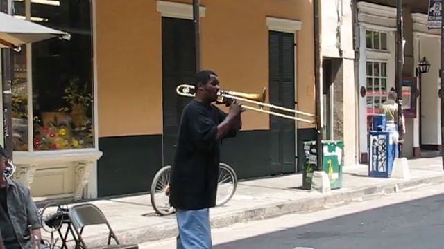 Awesome trombone player, New Orleans смотреть онлайн