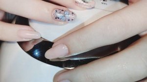 Как снять гелевые типсы.  Плавный переход на свою длину.
