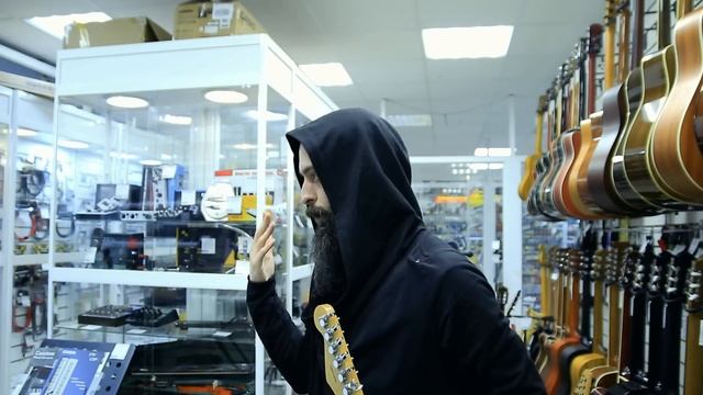 По-настоящему правильный обзор электрогитар (что бывает с НОВЫМИ бюджетными гитарами через ГОД/ДВА) смотреть онлайн