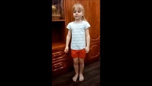 Мишка с куклой бойко топают, Рита 5 лет