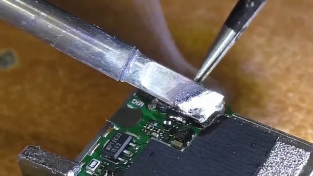 Выпаивание USB разъема в течение 10 часов/Desoldering USB connector for 10 hours смотреть онлайн