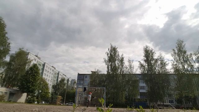 VLOG|РУССКИЕ ГЕЙМЕРЫ ПОКОРЯЮТ КРЫШУ ТИРА,ИГРАЮТ В ФУТБОЛ