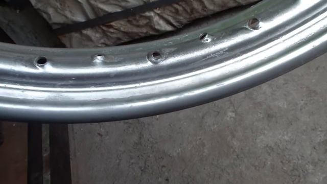 Из ГРЯЗИ В КНЯЗИ или мой ПЕРВЫЙ ОПЫТ ПОКРАСКИ | ВОССТАНОВЛЕНИЕ МОТОЦИКЛА МИНСК #3 смотреть онлайн