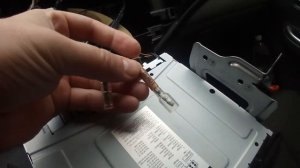 Подключение и программирование кнопок руля на Mitsubishi L200 2015+ на Alpine CDE-175r