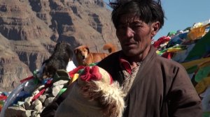 Тибетские паломники у горы Кайлас				