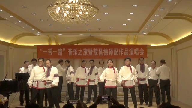 俄罗斯民歌《黑乌鸦》（中国四川白桦艺术团）"Черная ворона" (Китайская Художественная труппа Сычуань Байхуа) смотреть онлайн