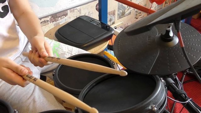 Урок 1.  Барабанные палочки