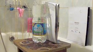 ИЖ-60 с газовой пружиной пробивает наполненную водой полторашку навылет