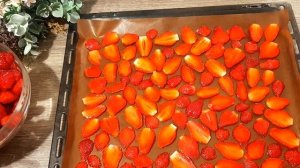 Чипсы из клубники в духовке. Сушеная клубника без сахара