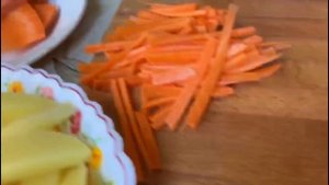 ВКУСНОЕ ЖАРКОЕ ИЗ КУРИНЫХ НОЖЕК В СМЕТАНЕ С КАРТОШКОЙ!!!