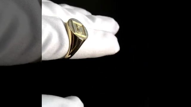 Печатка на мизинец с инициалами из жёлтого золота с матированным фоном (Вес 6 гр.) Арт i3668 смотреть онлайн