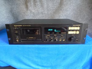 Профессиональная кассетная дека Marantz PMD502U-Япония -1997-год