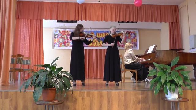 Скрипичный дуэт: Неустроева Ирина, Архипова Юля. Преподаватель Разина Т.П., смотреть онлайн