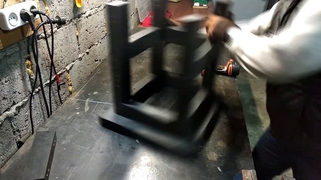 Табурет из дерева своими руками. Уличная мебель для дачи. смотреть онлайн