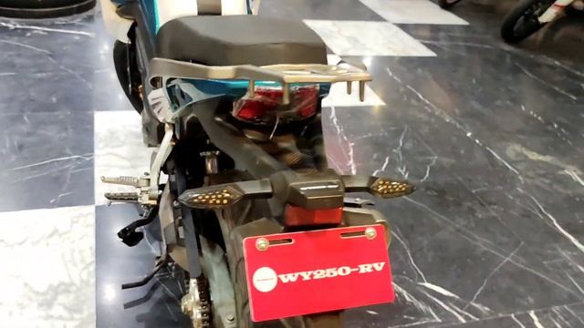 وحش الفئة الاقتصاديه المواصفات الفنيه والمميزات لي موتوسيكل ويانج rv250 في معرض ابو حوا смотреть онлайн
