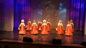 Танец Рябинушка в исполнении хореографической группы "Рябинка" в ФЦ им. Рюминой 12.12.2015