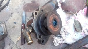 ремонтировал помпу на газ 24