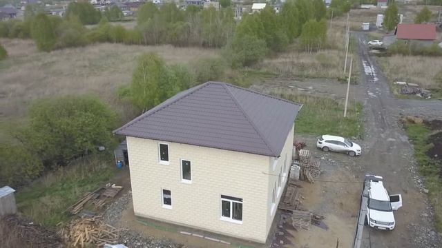 Четырехскатная кровля типа конверт. Монтаж -Строительная компания "Интеллект" смотреть онлайн