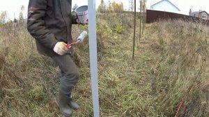 Быстрый и качественный монтаж забора из сетки рабицы!