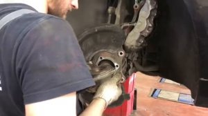 Замена подшипника ступицы Мерседес 222 6.3AMG